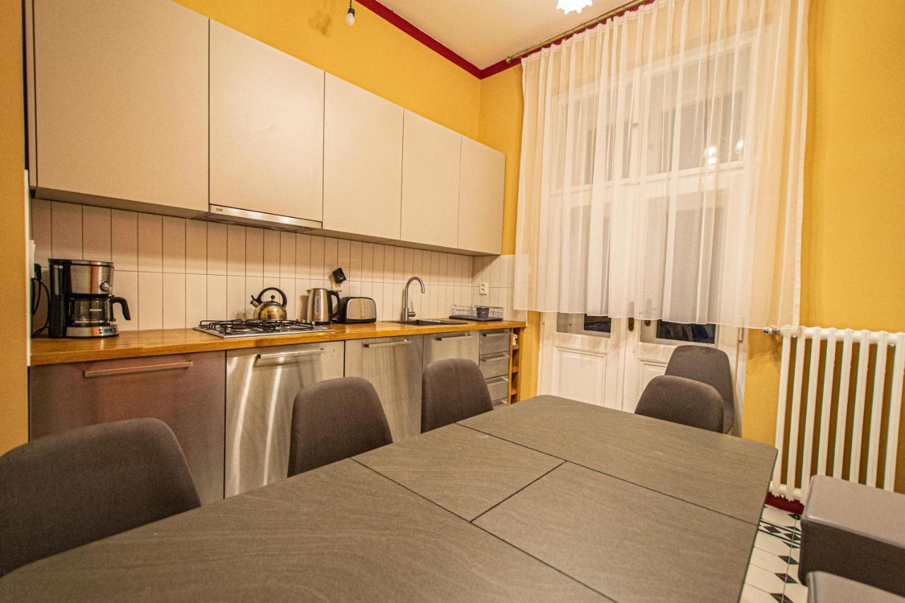 4 Bedrooms 130M2 Apartment At The Main City Square Praga Exterior foto