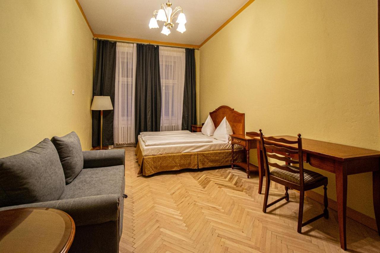 4 Bedrooms 130M2 Apartment At The Main City Square Praga Exterior foto
